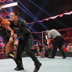 Shayna Baszler apunta a Becky Lynch para WrestleMania 36