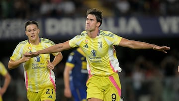 Soccer Football - Serie A - Hellas Verona v Juventus - Stadio Marcantonio Bentegodi, Verona, Italy - August 26, 2024 Juventus' Dusan Vlahovic celebrates scoring their third goal REUTERS/Daniele Mascolo