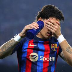 Xavi wants a new right back