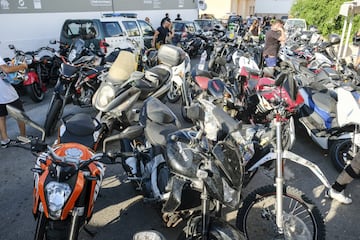 Un centenar de motoristas rindieron homenaje a Ángel Nieto.