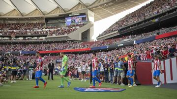 Pasillo del Elche al Atl&eacute;tico en el segundo partido de esta temporada 21-22.