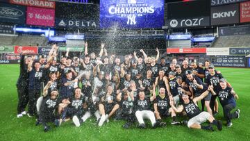 Yankees se han coronado en la División Este de Liga Americana en el Yankee Stadium con la pizarra 10-1 sobre Baltimore Orioles en el Yankee Stadium. Mandatory Credit: Vincent Carchietta-Imagn Images