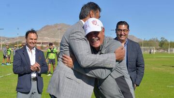"La selección es mucho problema", bromea Tuca Ferretti