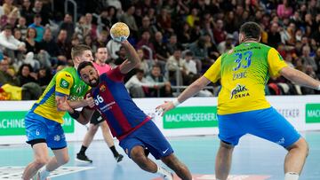 El lateral derecho francés del Barça Melvyn Richardson ante el Celje.