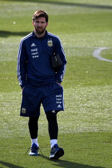 Having sat out Argentina's friendly with Italy through injury this week, Leo Messi was able to train today ahead of Tuesday's clash with Spain in Madrid.