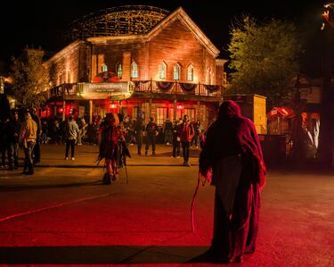 Espectáculos, pasajes y terror: llega Halloween a Parque Warner y Parque de Atracciones de Madrid