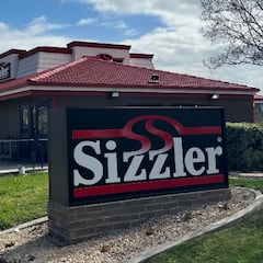 Cerraron 600 locales, parecía que entraban en quiebra… y este famoso restaurante ahora está de vuelta