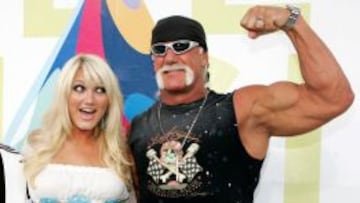 Hulk Hogan recibe $115 millones tras demanda por cinta sexual