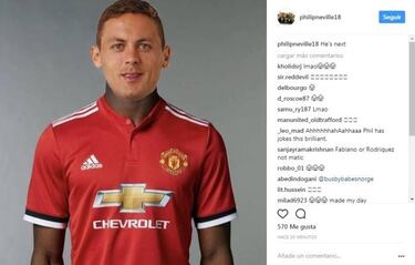Philip Neville bromea con los posibles fichajes del United