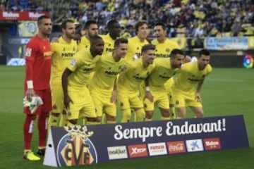 Once del Villarreal. De pie: Sergio Asenjo, Soldado, Víctor Ruíz, Eric Bailly, Tomás Pina y Bruno Soriano. Agachados: Bakambu, Denis Suárez, Samu Castillejo, Mario Gaspar y Rukavina.