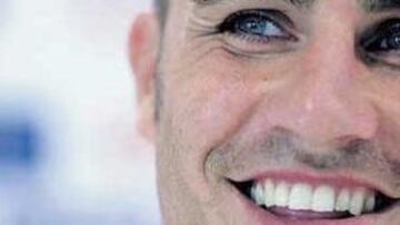 <b>Fichajes.</b> "Kaká no es fundamental y prefiero a los centrales que hay"