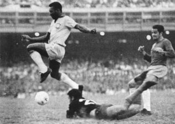 Pel&eacute; fue la gran figura del t&iacute;tulo mundial que Brasil obtuvo en Chile.