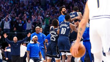 Euforia en los Mavericks después de que Kyrie Irving tumbara con una canasta de genio a los Nuggets, en el campeón de la NBA, en el último segundo.