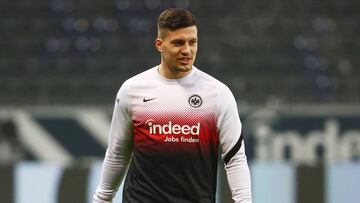 Luka Jovic se entrena con el Eintracht.