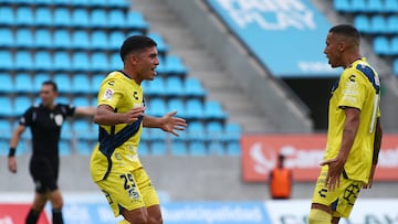 Futbol, Deportes Iquique vs Everton.
Fecha 2, Campeonato Nacional 2024.
El jugador de Everton Braian Martinez festeja su gol durante el partido de primera division contra Deportes Iquique disputado en el estadio Tierra de Campeones de Iquique, Chile.
25/02/2024
Alex Diaz/Photosport

Soccer, Deportes Iquique vs Everton.
Date 2, National Championship 2024.
Everton's player Braian Martinez celebrates his goal during the first division match against Deportes Iquique played at the Tierra de Campeones stadium in Iquique, Chile.
25/02/2024
Alex Diaz/Photosport


