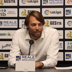 Michu: "Quiero que el Oviedo gane siempre, menos cuando se enfrente al Burgos"