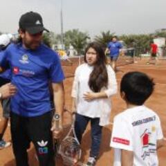 Massú inauguró su academia de tenis acompañado por Zamorano