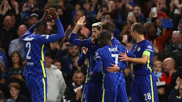 LONDON, ENGLAND - OCTOBER 20: Jorginho of Chelsea celebrates with Antonio Ruediger and teammates after scoring their team&#039;s second goal during the UEFA Champions League group H match between Chelsea FC and Malmo FF at Stamford Bridge on October 20, 2