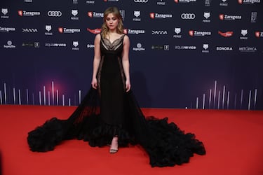 La actriz Clara Galle posa en la alfombra roja.