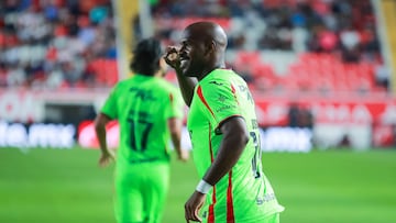 Oscar Estupinan celebrate this goal 0-1 of Juarez during the 8th round match between Necaxa and FC Juarez as part of the Liga BBVA MX, Torneo Apertura 2025 at Victoria Stadium, on September 12, 2025 in Aguascalientes, Mexico.