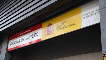 Entrada de una oficina del Sepe, a 4 de marzo de 2024, en Madrid (España). La Seguridad Social ganó una media de 103.621 cotizantes en febrero respecto al mes anterior (+0,5%), su mayor alza en este mes desde 2007, impulsada por la hostelería y la educación, que sumaron entre ambas casi 60.000 nuevos cotizantes. Tras el incremento de febrero, el número de afiliados medios se situó en 20.708.382 ocupados, su nivel más elevado en este mes dentro de la serie histórica, según datos publicados este lunes por el Ministerio de Inclusión, Seguridad Social y Migraciones.
04 MARZO 2024;SEGURIDAD SOCIAL;AFILIADOS;PARO
Gustavo Valiente / Europa Press
04/03/2024