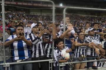 No todos fueron Rayados en el entrenamiento a favor de los damnificados