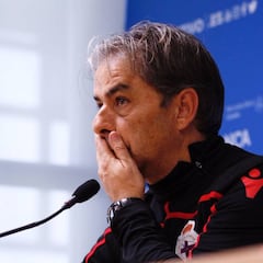 Natxo González: “El Cádiz empuja y en su campo, más”