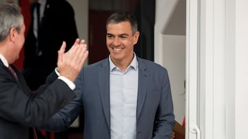 El presidente del Gobierno y secretario general del PSOE, Pedro S¨¢nchez, llega a la Ejecutiva Federal del partido, en la sede del PSOE, a 13 de mayo de 2024, en Madrid (Espa?a). El PSC obtuvo una victoria con 42 esca?os, nueve m¨¢s que en las ¨²ltimas elecciones auton¨®micas de 2021. Sin embargo, para gobernar la Generalitat de Catalunya, es necesario un pacto para lograr los 68 esca?os que conforman la mayor¨ªa para la investidura del candidato catal¨¢n, Salvador Illa.
13 MAYO 2024;PSOE;PSC;ELECCIONES;CATALUNYA
Diego Radam¨¦s / Europa Press
13/05/2024
