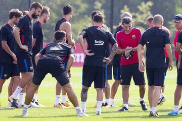 Los jugadores del Barcelona se vistieron de corto en las instalaciones de los New York Red Bulls. A las órdenes de Valverde, llevaron a cabo el primero de los dos entrenamientos del día de hoy.