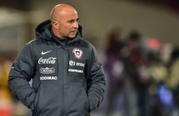 Jorge Sampaoli llegó a la banca de Chile en enero del 2013 para reemplazar a Claudio Borghi. Debutó con un derrota ante Perú en marzo de aquel año.