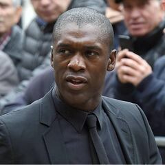 Seedorf será seleccionador de Camerún y Kluivert su asistente