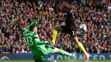 El portero David Ospina en el partido contra el City en abril.