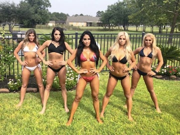 Porristas de Texans organizan barbacoa anual en bikini