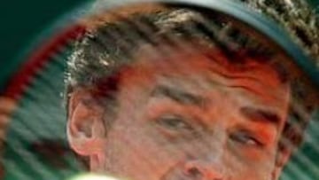 <b>APOYO.</B> Kuerten ha contado con el apoyo incondicional del público contra Federer.