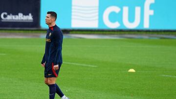 OEIRAS, PORTUGAL - NOVEMBER 15: Cristiano Ronaldo of Portugal in action during the Portugal Training and Press Conference at Cidade do Futebol FPF on November 15, 2022 in Oeiras, Portugal.  (Photo by Gualter Fatia/Getty Images)