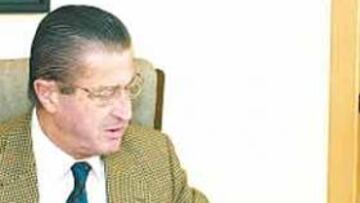 <b>EN CONTACTO. </b>El presidente del Sporting, Manuel Vega-Arango, busca una solución para su club.