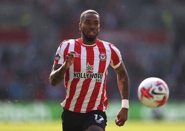 Futbolista británico que juega en el Brentford y sancionado el 17 de mayo de 2023 por la FA (Asociación del Fútbol) a 8 meses de suspensión sin poder competir por quebrantar en numerosas ocasiones las reglas de apuestas. El 17 de enero de 2024 termina el castigo impuesto por el máximo organismo que rige el fútbol en Inglaterra y podría volver a disputar un encuentro de manera oficial.