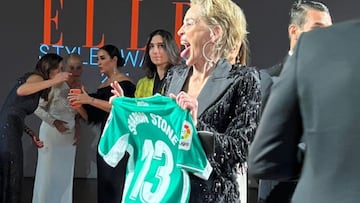 La última de Joaquín es demasiado: convierte a Sharon Stone en aficionada del Betis