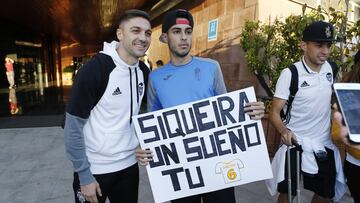 Siqueira, ayer a su llegada a Granada, donde aún sigue siendo muy querido.