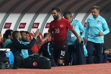 Are Arsenal plotting January raid for Barça's Arda Turan?