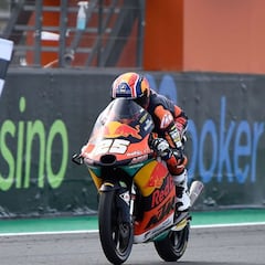 Raúl Fernández sella su primer triunfo seguido de Sergio García