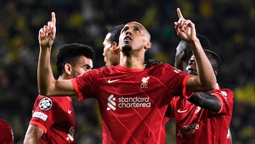 Soccer Football - Champions League - Semi Final - Second Leg - Villarreal v Liverpool - Estadio de la Ceramica, Villarreal, Spain - May 3, 2022 Liverpool&#039;s Fabinho celebrates scoring their first goal with teammates REUTERS/Pablo Morano