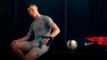 Theragun PRO, la pistola de masaje de Cristiano Ronaldo ahora por 200 menos durante el Black Friday