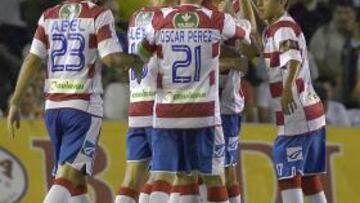 <b>ALEGRÍA. </b>El Granada quiere celebrar goles hoy en Los Cármenes.
