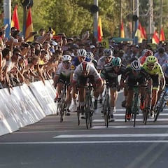 Gaviria exhibe su velocidad y debuta con victoria en el UAE