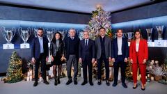 Florentino Pérez con los entrenadores y capitanes de las distintas secciones de los equips del Real Madrid.