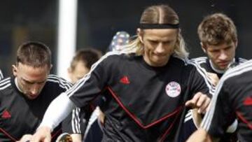 La baja de Tymoshchuk aumenta los problemas en defensa de Van Gaal