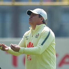 Miguel Herrera espera la decisión final sobre Renato Ibarra