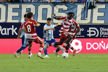 Granada deja el lienzo a Malaka, que es 2-0