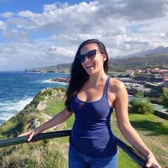 Una mujer estadounidense se muda de Texas a España y señala la gran diferencia con su país: “Gané la libertad de redefinirme”